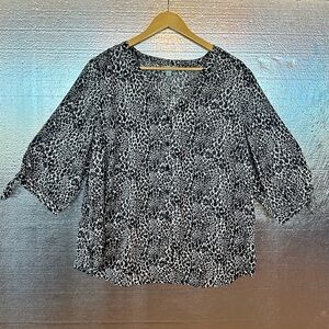 Cathrine’s Georgette Button Front Blouse